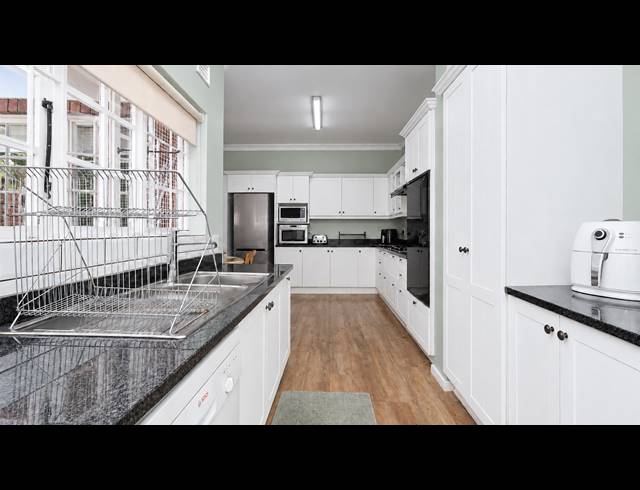 3 BEDROOM TOWNHOUSE FOR SALE IN HILLDENE